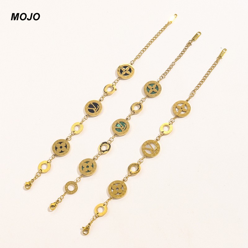 

Classic Design Roman Numerals Clover Charm Bracelet 18K Gold Stainless Steel Chain Jewelry