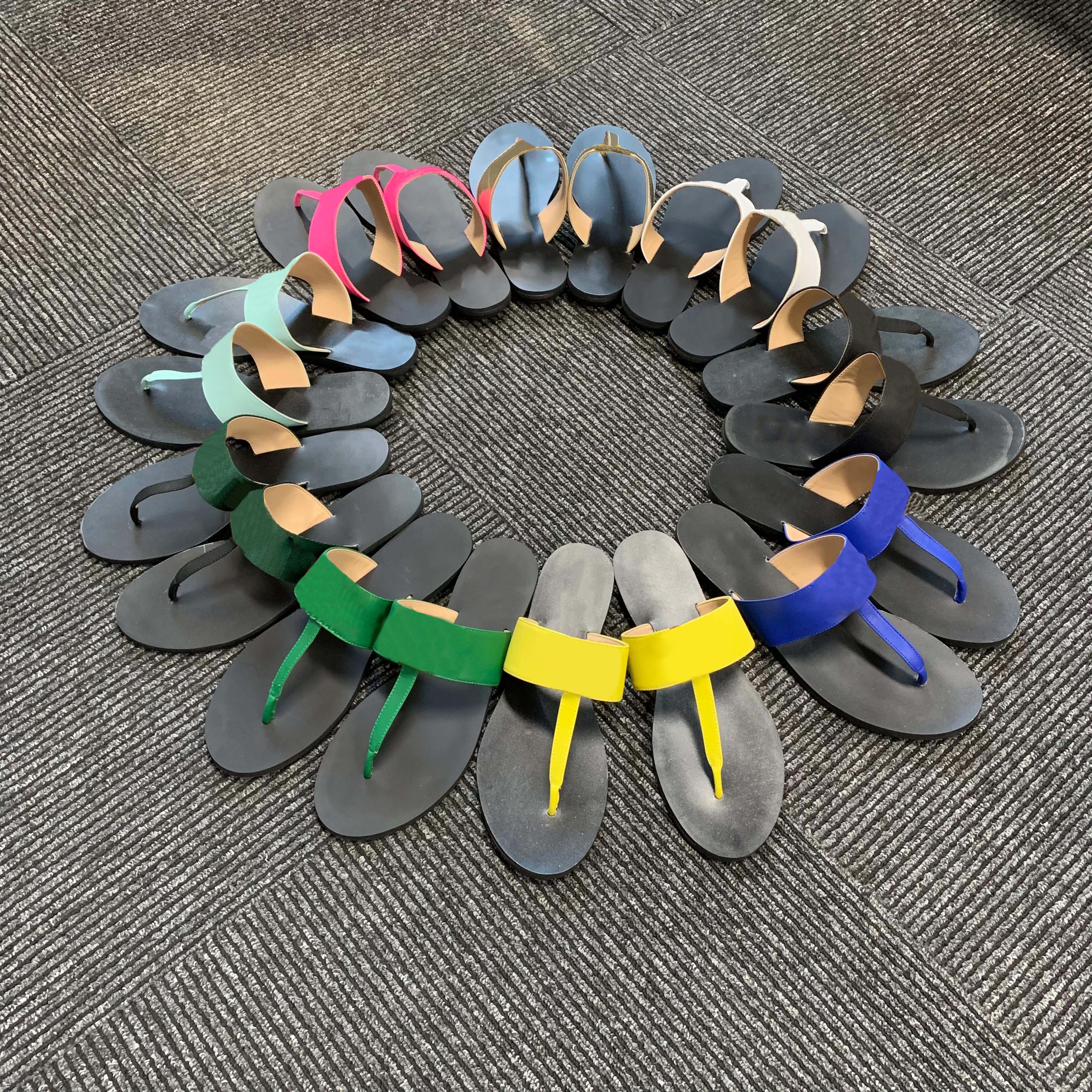 

Women Men leather flip flops Interlocking thong sandal slippers Web sandal Seaside Beach Pool Bi-Metallic Sandals size 35-45