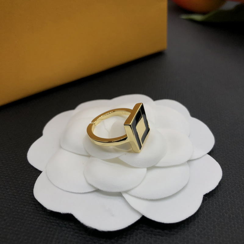 

Classic Wedding Ring Designer Jewelry Luxury Love Rings For Women Lady Gold Letter T Ring Charm Engagement Gifts Simple Box Good