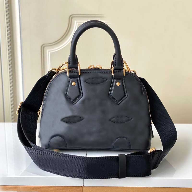 2022 NOUVEAUX créateurs Sac à épaule mode matelassé Broidered Fleurs Femme Handbag High Quality Alma BB Purse à bandoulière Small Patent Hand She