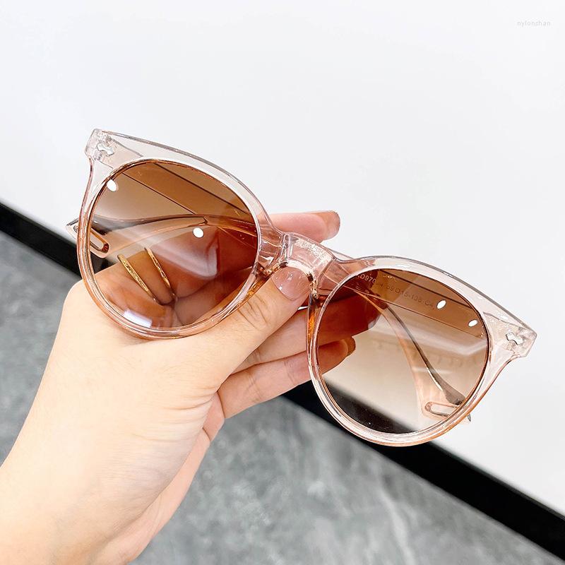 

Sunglasses Fashion Women Men Vintage Round Lens PC Frame Brand Designer Driving Sun Glasses UV400SunglassesSunglasses