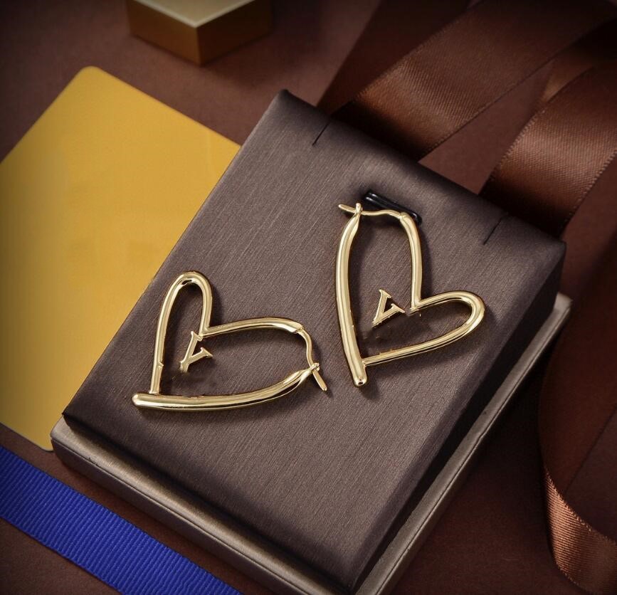 

2022European and American heart-shaped letters Dangle & Chandelier simple temperament all-match dress earrings female high quality fast delivery