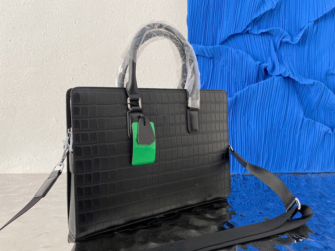 

Large capacity Tourism Holiday series Prada beach bag A quality shopping bags wide shoulder strap design Single Shoulders Messenger Bag retro style, Box