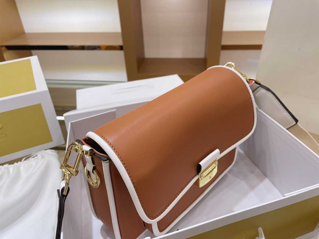 

Designer bags Casual women's messenger bag soft high-quality leather square camera bag see with solid c