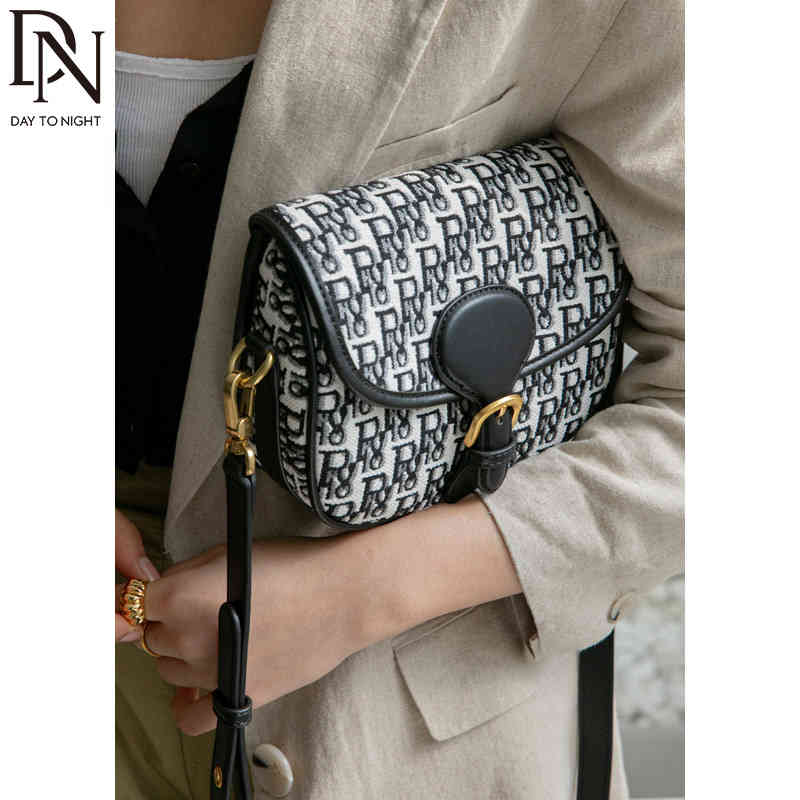 Sac à bandouliers pour femmes Small Crossbody Sac pour femmes nouvelles femmes de sac à main LETTRE EMPRODERIE 2022