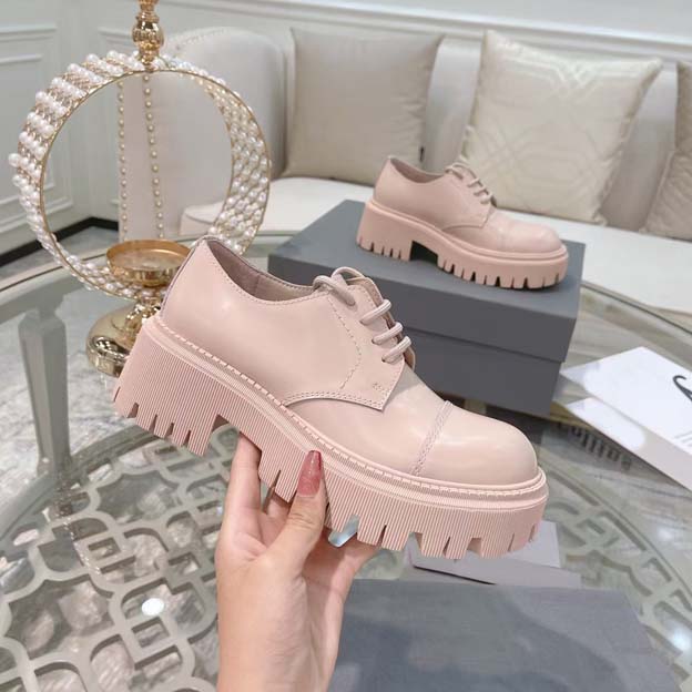 

Italian design women's boots warm in winter thick soled wide head shoes comfortable and breathable lace up desert large 35-40, Customize