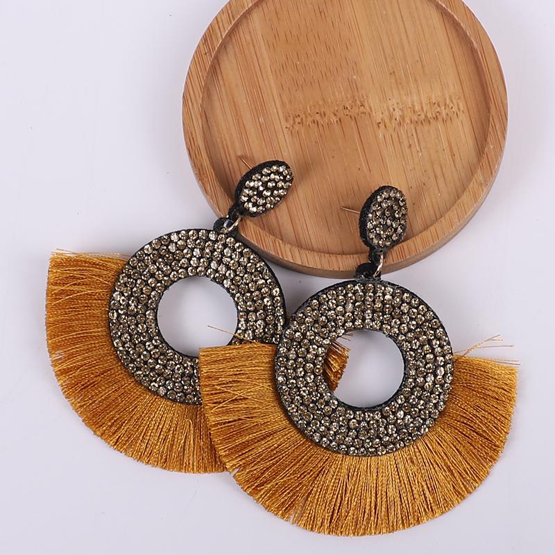 

Dangle & Chandelier Tassel Lady Earrings Korea Large Round Personality Pendant Fashion Bohemian Geometric Beige Cute Funny Jewelry Whole