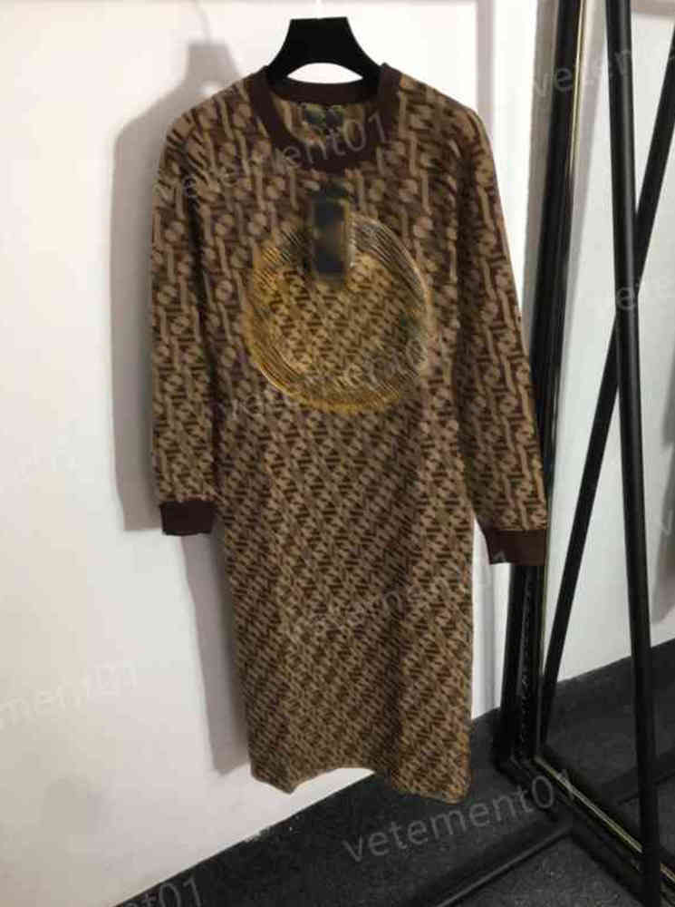 

Womens Dresses Autumn And Winter Fashion Alphabet Knitted Round Neck Long Sleeve Dress High Quality Luxury Dress Designer Women Clothing 0912