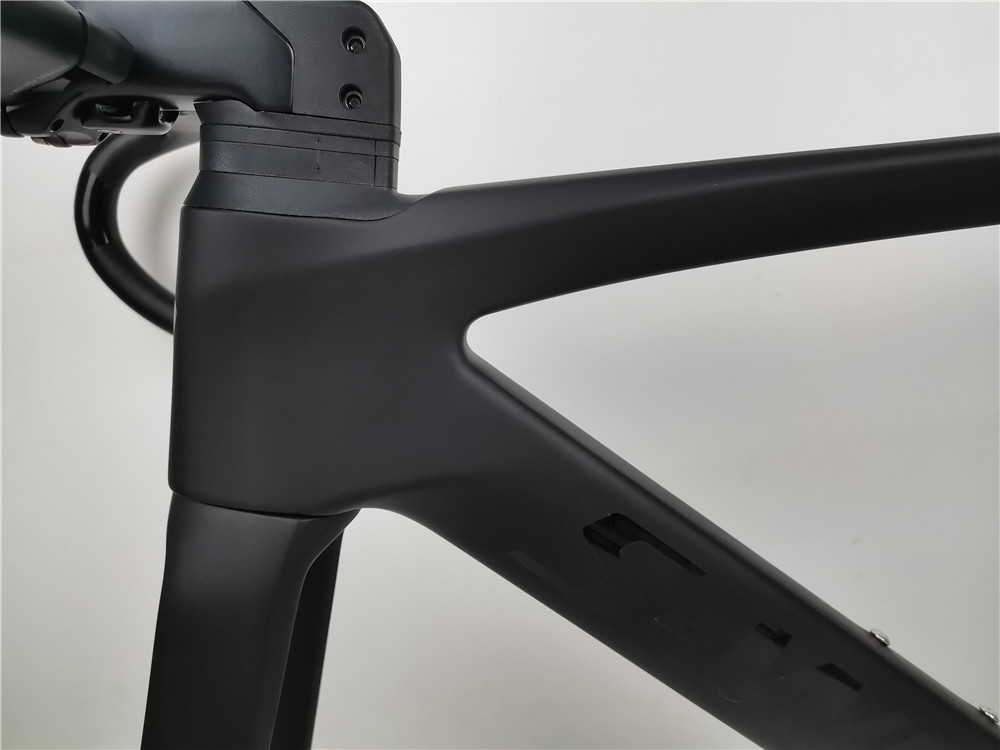 

2022 High quality carbon road bike frame BB30 bottom bracket thru axle 100*12 142*12mm 700C disc brakes road bicyle frames BOB color, Customize