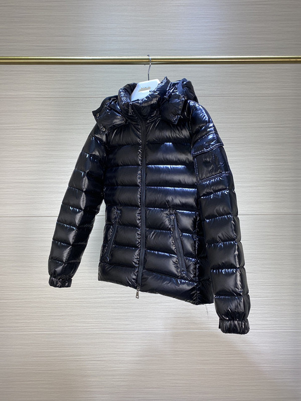 

Womens Designer Clothing Coats Parka Top Quality Classic Casual Coats Outdoor Feather Ladies Outwear Keep Warm Short coat Hooded Thicken Windproof Outerwear, Red