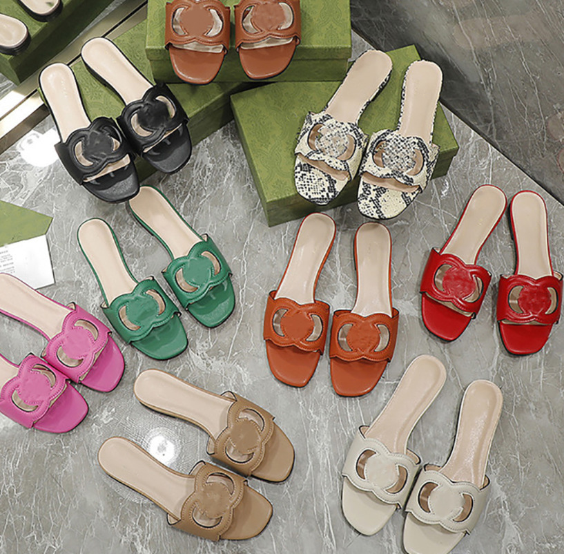 

2022 Designer Women Interlocking Cut-out Sandals Leather Sandals Snake Pattern Summer Slide Flats Leather Beach Casual Ladies Slippers NO383