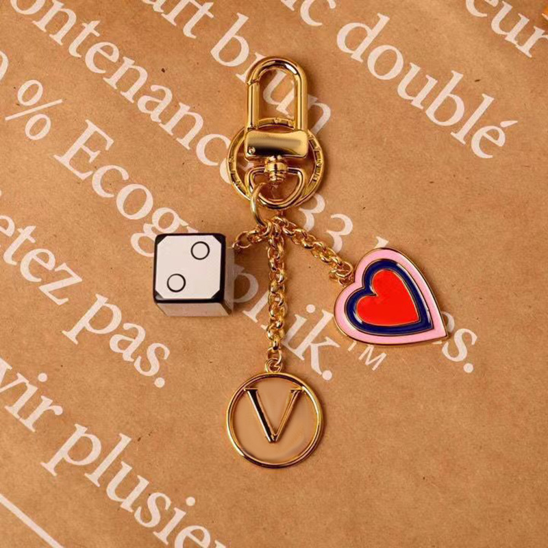 

Luxury Designer keychain simple style for men and women high quality gift anniversary can be used for car keys very beautiful