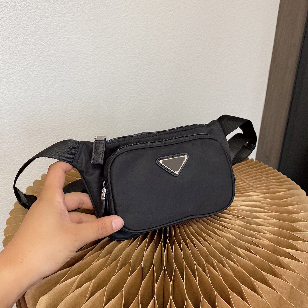 

Designers Fanny Pack luxurys crossbody bag shoulder Solid colour letters packbag Triangles Bumbags Chains Waist Bags men women wallet style With box very nice, Black