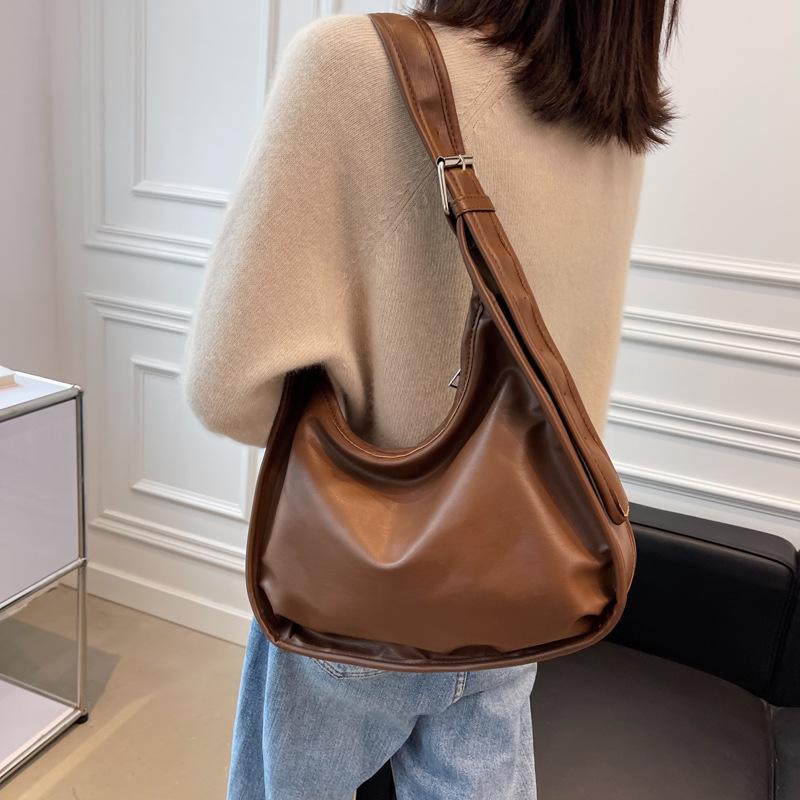 

Evening Bags Women's Bag Large Capacity Soft Pu Handbags Elegant Fashion Female All-match Shoulder Korean Casual Commute TotesEvening, Black