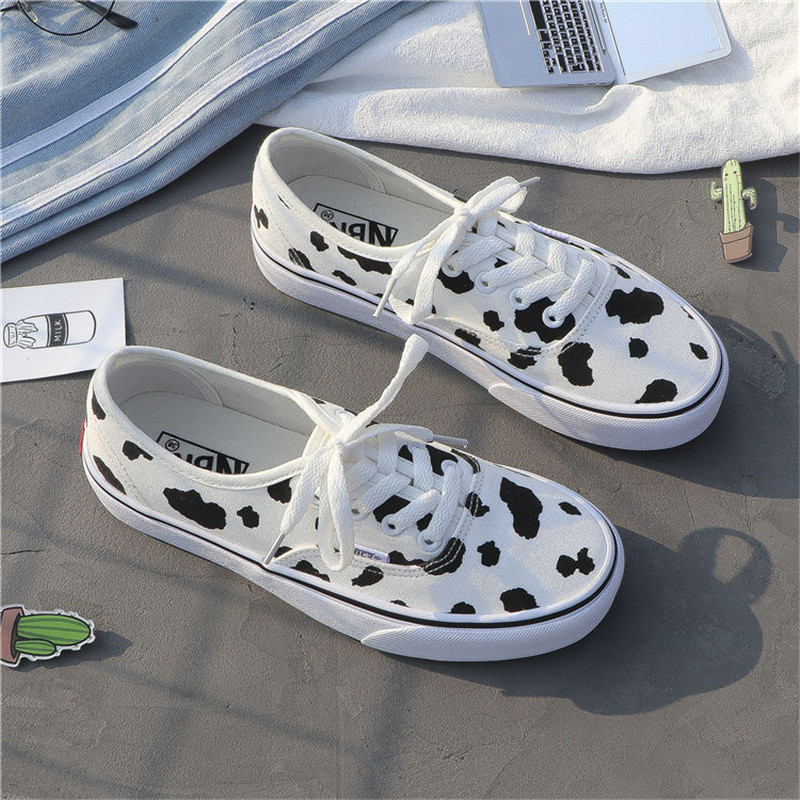 

Sepatu Harajuku Motif Sapi Zebra Lucu Sepatu Flat Platform Nyaman Loafer Putih Kasual untuk Wanita Sneakers Modis Korea Kawaii Hitam 220614, Black