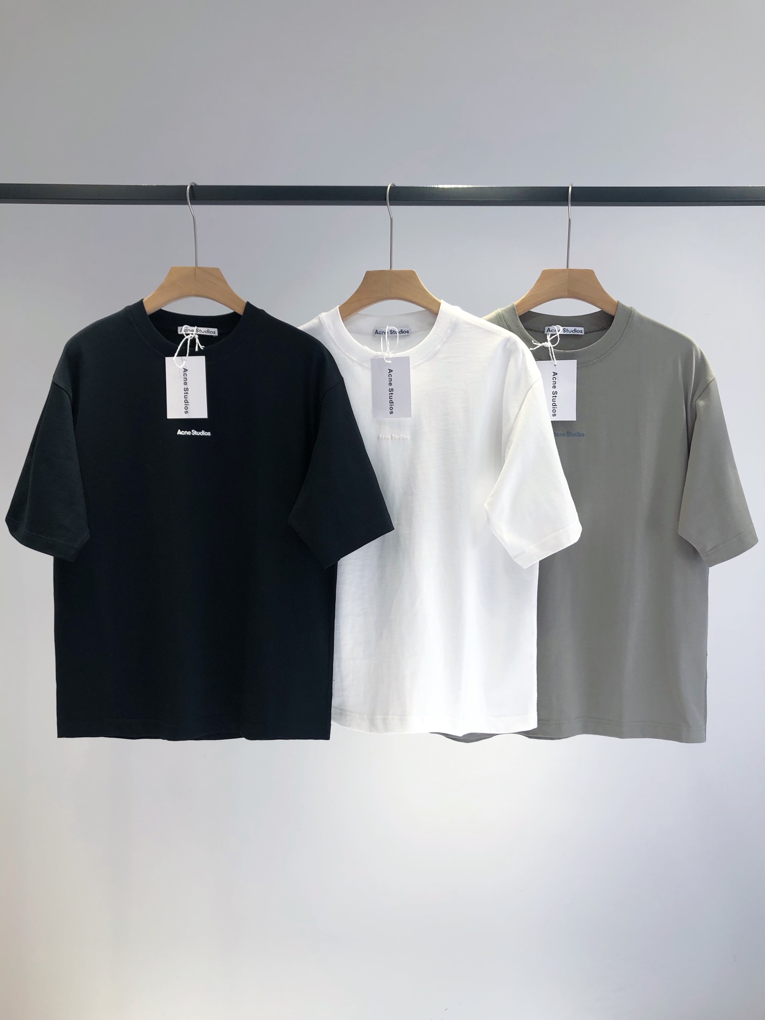 

New Ac studios Summer Lovers Letter Series Acne Smiling Face Cotton Slim Round Neck Short Sleeve T-shirt Classic Versatile Tees, White