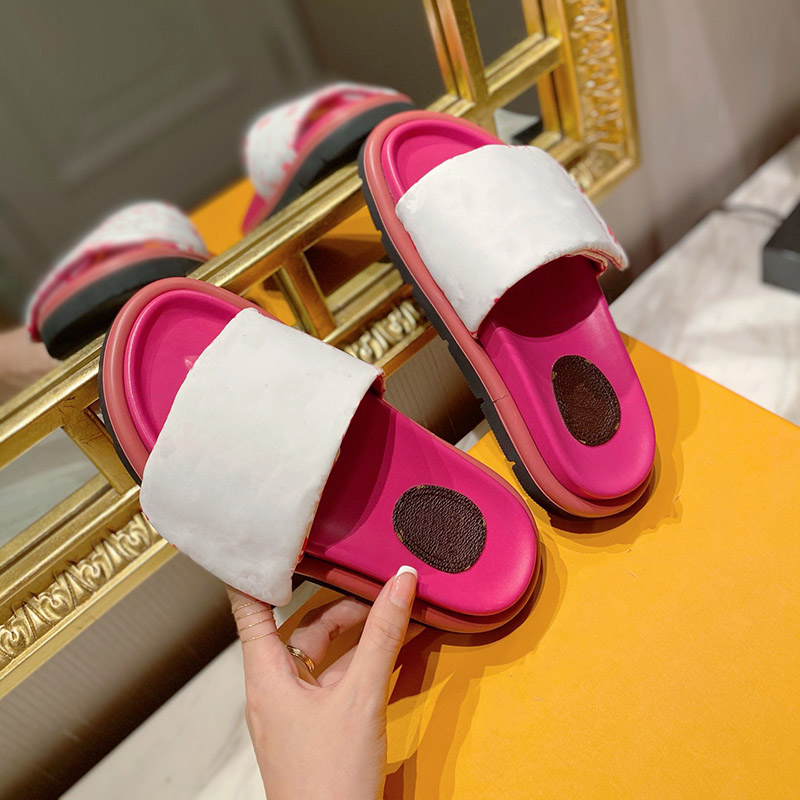 

Designers Women Sliders Velcro Slippers POOL PILLOW COMFORT Smooth Calfskin Flat Letter Mules Fashionable Easy-to-wear Rubber Bottom Width Slides Size 35-42