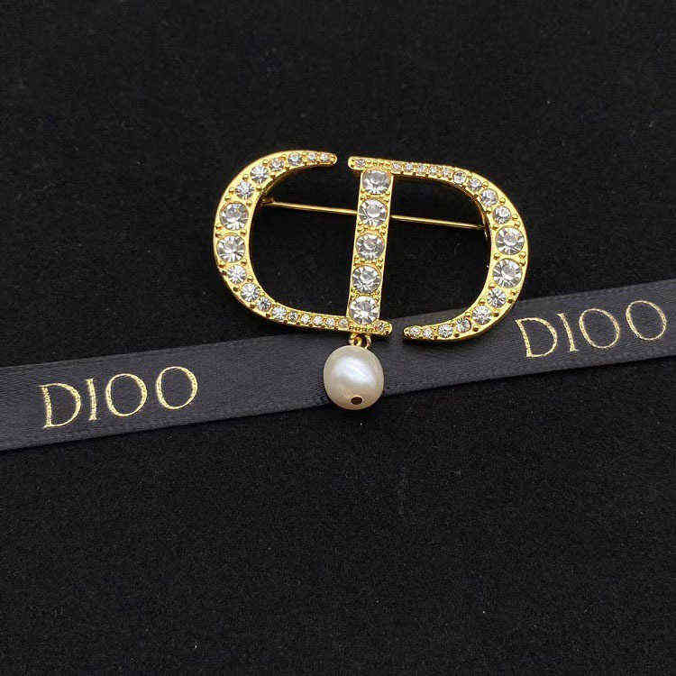 Fine Broche de perle de diamant complète, les accessoires pour hommes et femmes sont à la mode simple et noble de bijoux nobles