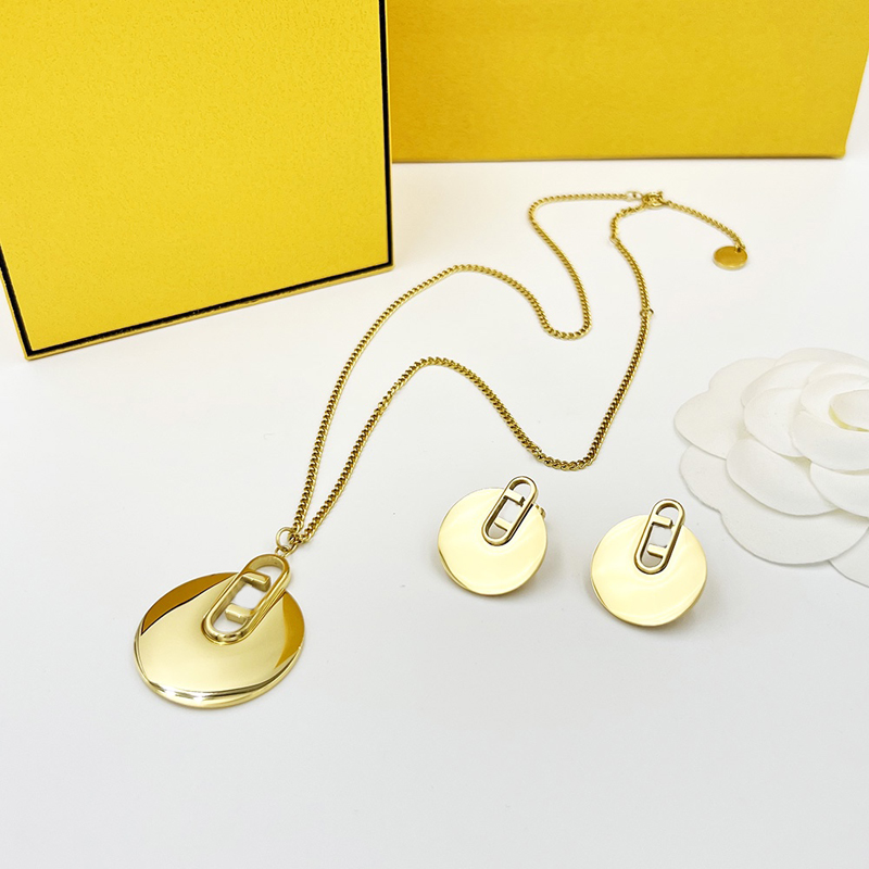

Designer Earring Gold Pendant Necklace For Mens Women Hoop Earrings Luxury Designers Jewelry Set Fashion Lock Chain Link New Necklaces, Golden