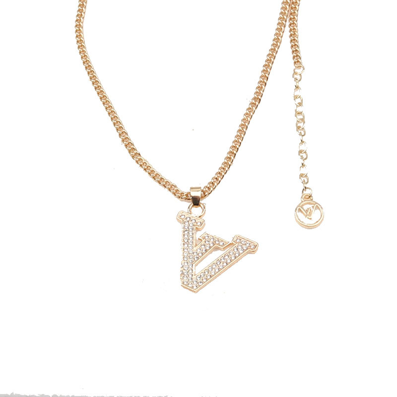 

Fashion Designer Brand Letter Pendant Necklaces Luxury Mens Womens Chain Geometric 18K Gold Plated Lock Necklace Sweater Chains Jewelry Gift Accessories 12Style