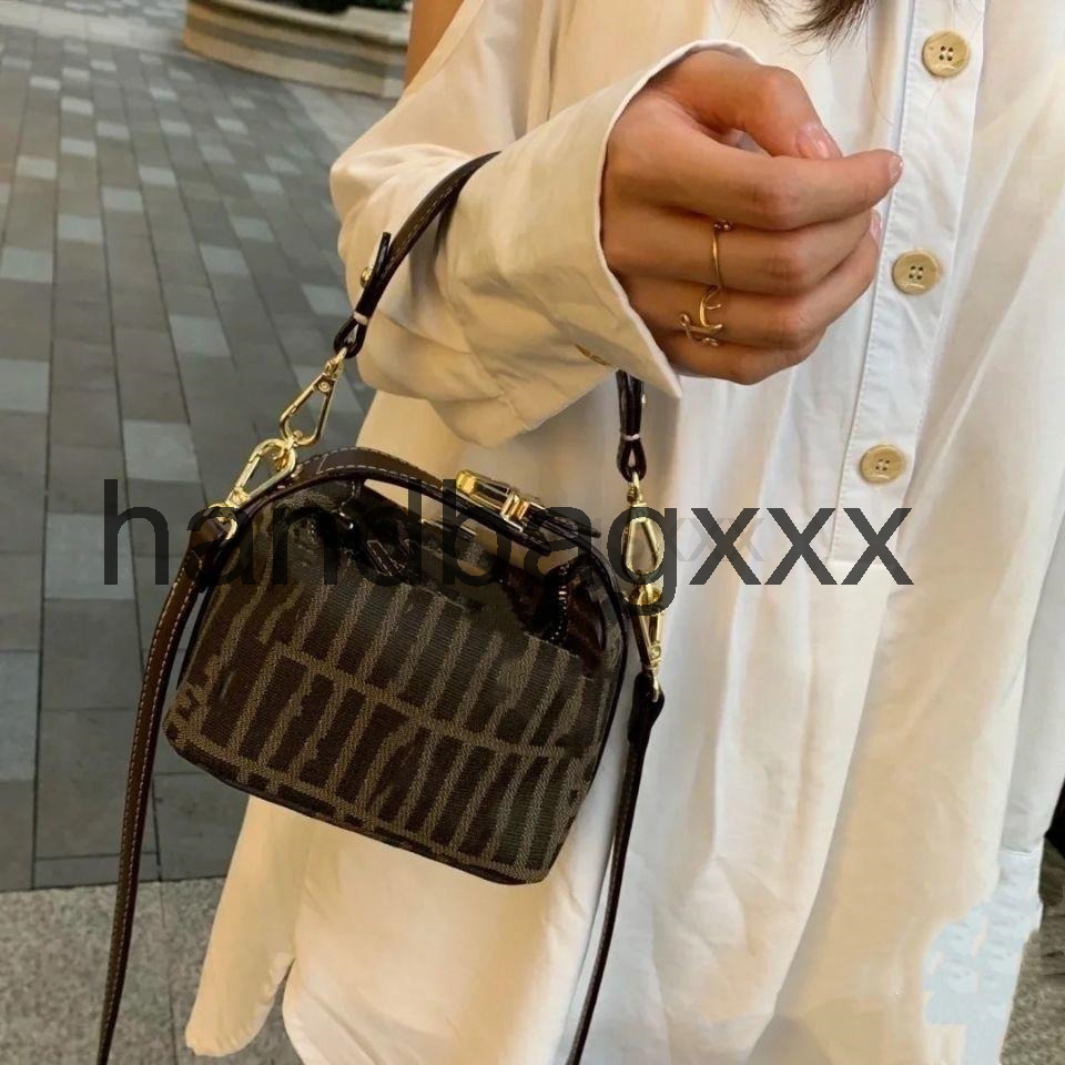 

Classic Flower f Shoulder Bags online handbag aaa Armpit Womens Vintage genuine Leather Hand Crossbody Designer Bag High-quality, Yellow