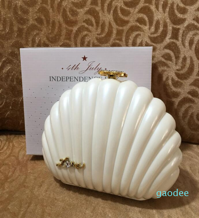 

Fashion paris designer handbags Black and white shell clutch wallet Pearl chain Dinner Bags women VIP gift bag, Ivory