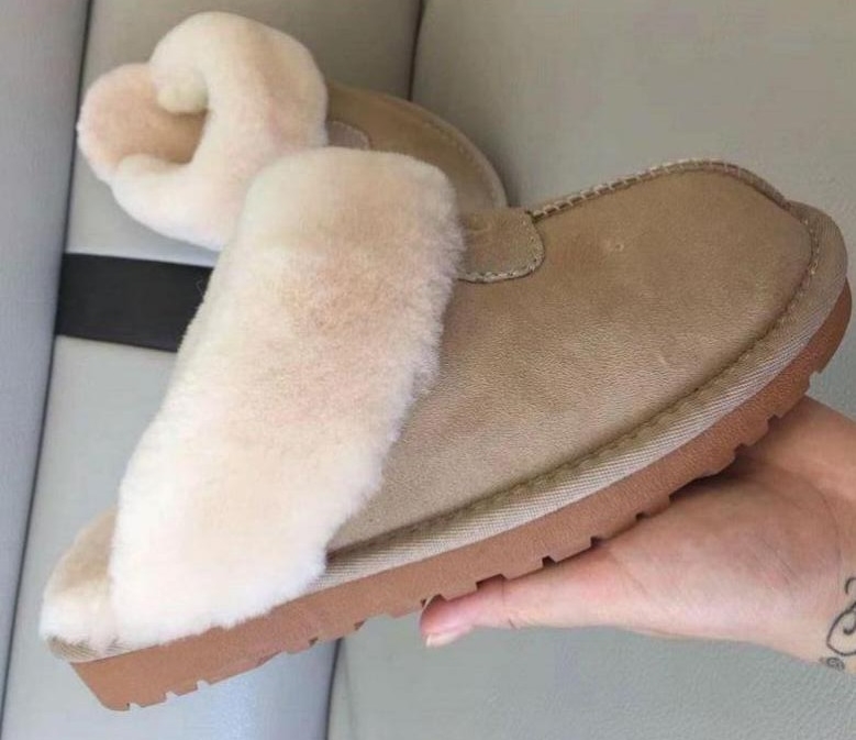 2022 Hot Sell Classic Design AUS U51251 Gardez les pantoufles chaudes de chèvre de chèvre pantoufles en peau de mouton