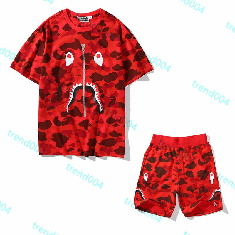 

High Quality Apes Men's T-Shirts Japanese Shark ape head tshirts luminous camo printing co-branded same style for men and women 2022 new 100% cotton Shorts T-shirt set 1-10, 1 pcs buttons