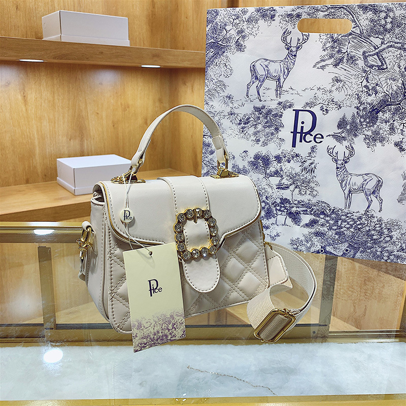 

Wholesale factory leathers shoulder bag with thicken and three layers of leather handbag elegant solid color studded handbags classic plaid backpacks, White-6065