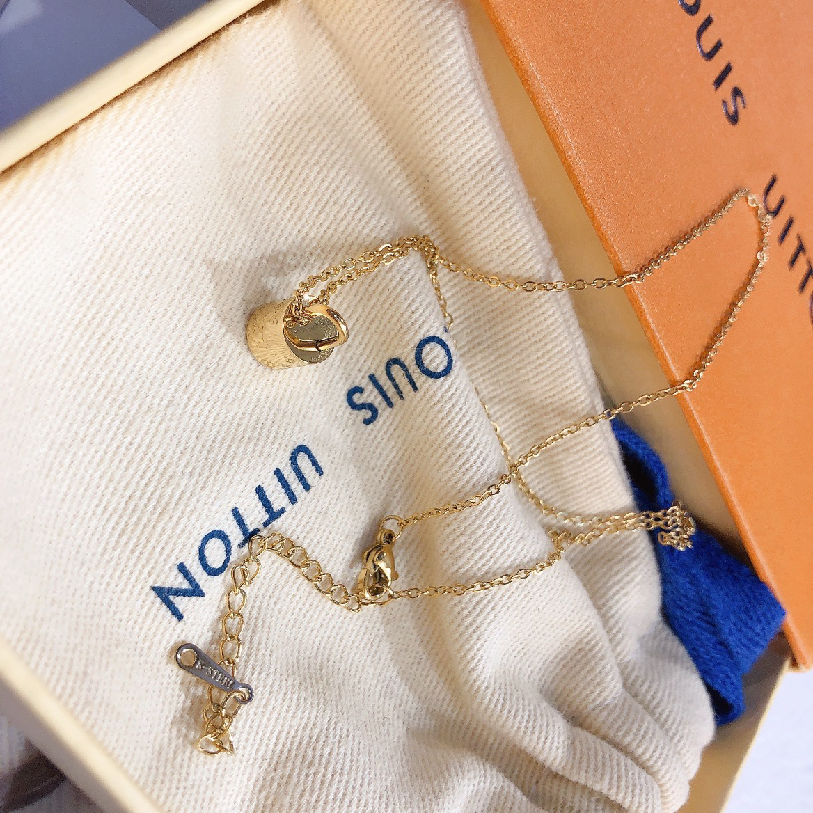 

Womens Luxury Designer Necklace Choker Pendant Chain 18K Gold Plated Stainless Steel Letter Necklaces Wedding Jewelry Accessories X326