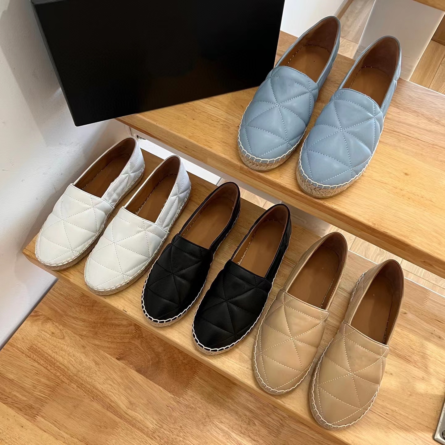 

Designer Dress Shoes High Quality Women loafer Soft Cowhide Thick Sole Rubber Luxury Platform Metal buckle Black 100% Leather Sneakers lady wedding Shoes 35-42