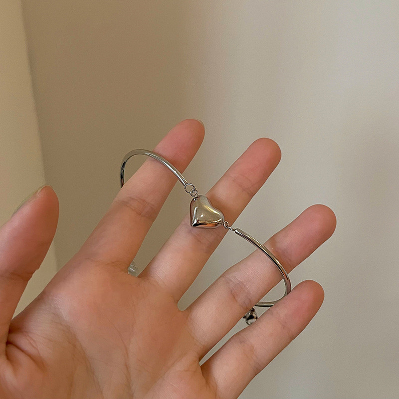 

Silver Love Bracelet Female Ins Minority Design Cold Wind Girlfriends Bracelet Personality Versatile Adjustable Hand Accessories