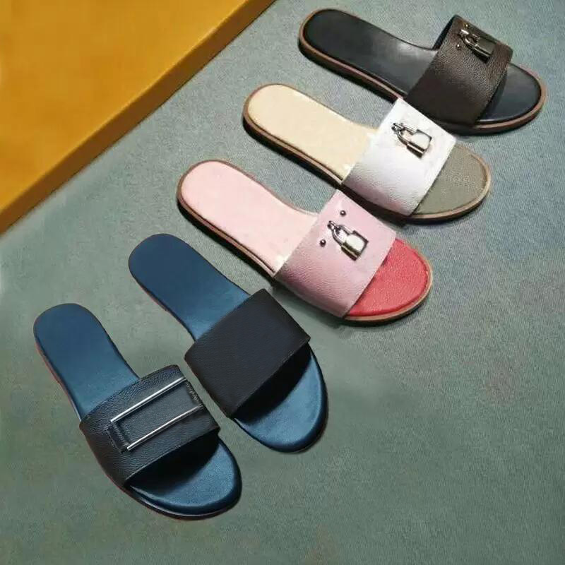 

Beach slippers Classic Flat heel Summer Lazy Designer Metal Cartoon Big Head flops leather lady Slides women shoes Hotel Bath Ladies sexy Sandals Large size 35-39-42, Extra shoe boxes