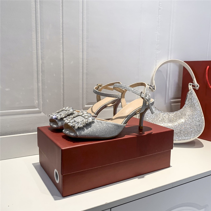 2022 Designers de luxe Chaussures habillées Femme Talons Strass Boucle carrée Sandales Couleur unie Stiletto Poisson Bouche Sandale avec boîte à