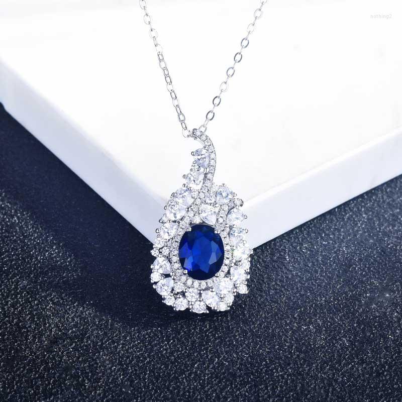 

Pendant Necklaces Fashion Exquisite Geometric Necklace Inlay Blue Crystal Zircon Minimalist Luxury Jewelry Women's Wedding Engagement