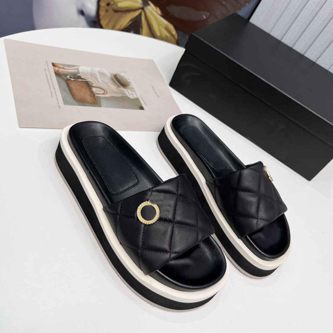 

Fashion Designer ccs Beach shoes Outdoor Summer Beach Slippers Platform High Quality Women Sandals Leather Multiple Colors Channel gdfsgg