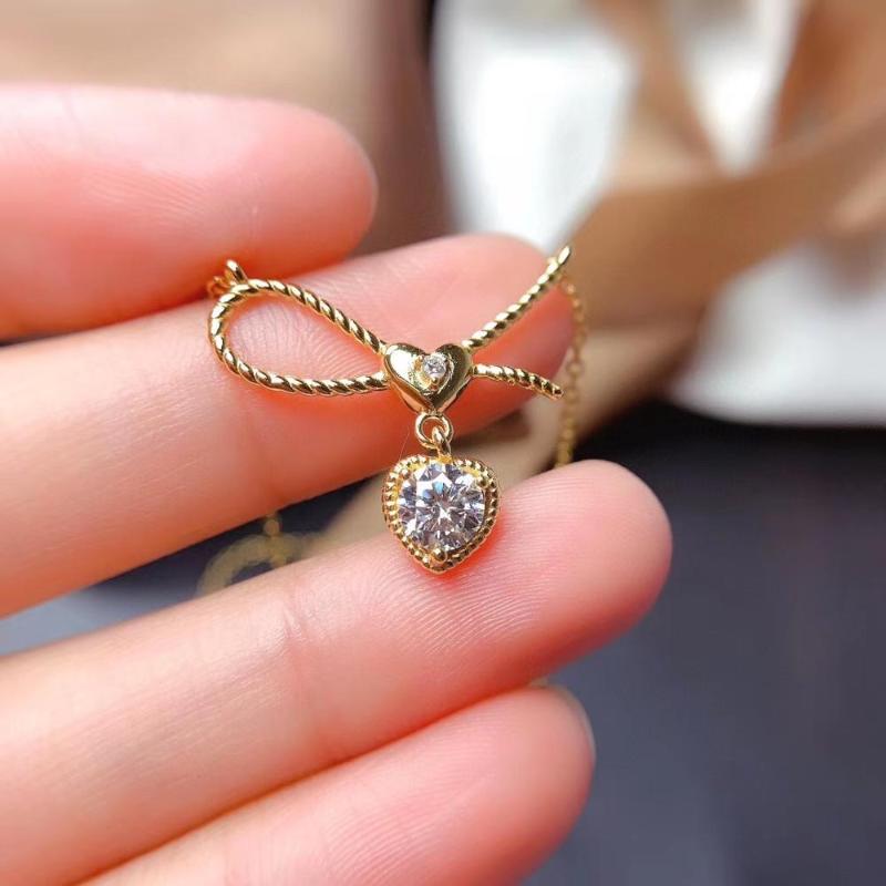 

Pendant Necklaces Shiny Moissanite Gemstone Necklace Ladies Heart Shape 925 Sterling Silver Birthday Gift Souvenirs Luxury Jewelry DesignerP