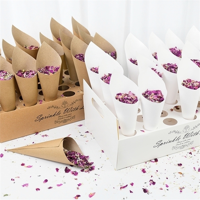 

Wedding Kraft Paper Confetti Cone Stand Tray Box Bridal Shower Party Favors Fake Flower Wrapper Cones Holder Decoration 220815