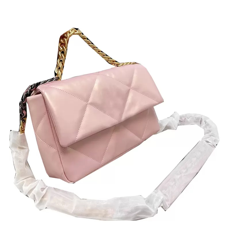 19 Fashion Womens Outdoor Sacoche Medium Quilted Bags Classic Single Flap Aged Gold Metal Hardware Chain Strap Crossbody Shoulder Large Capacity