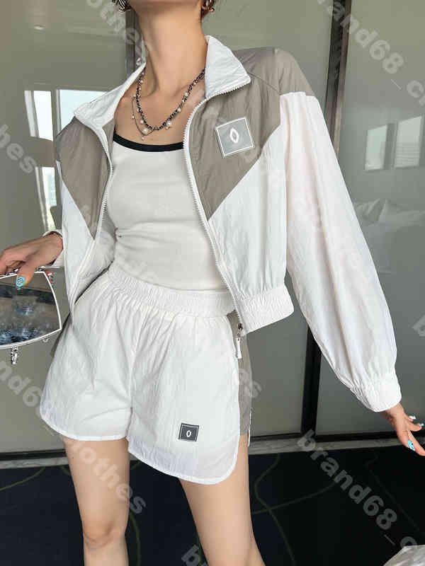 

designer women tracksuit luxury two piece pants quick dry light summer sun protection suit zipper jacket shorts suit logo ch..el brand sports training clothes b1