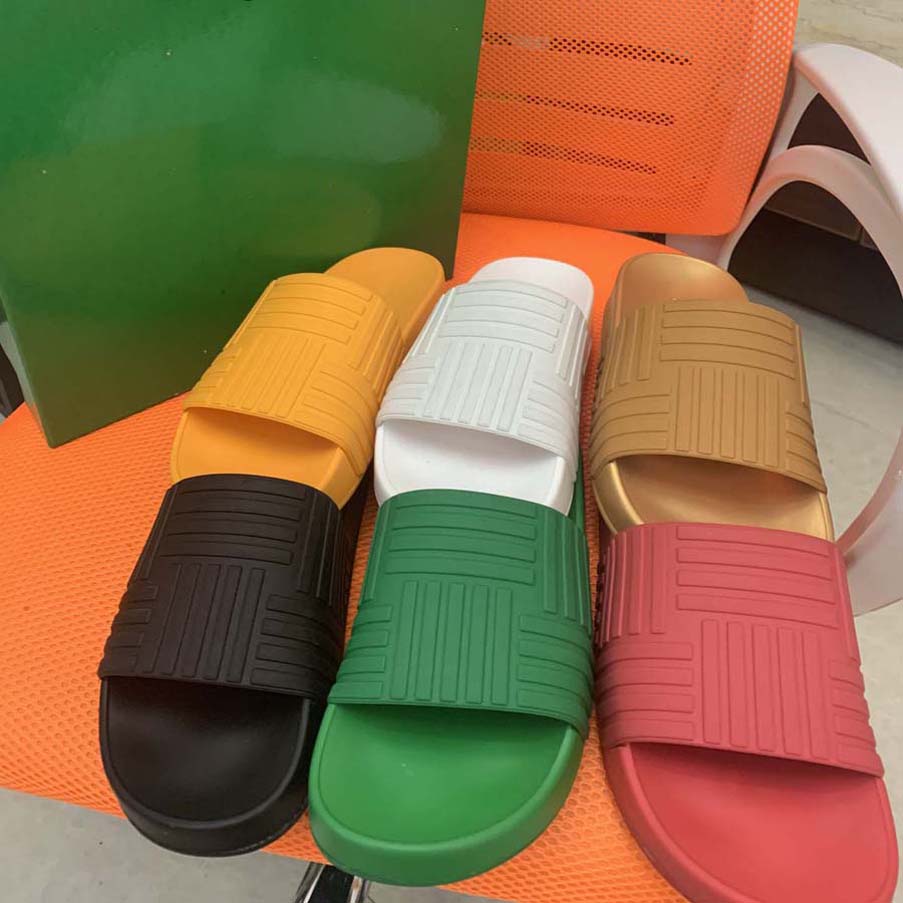 Fashion Sandals Beach shoes Fashion Men Flip-flops PU Leather Slippers Casual Cool Black White sjhdgf
