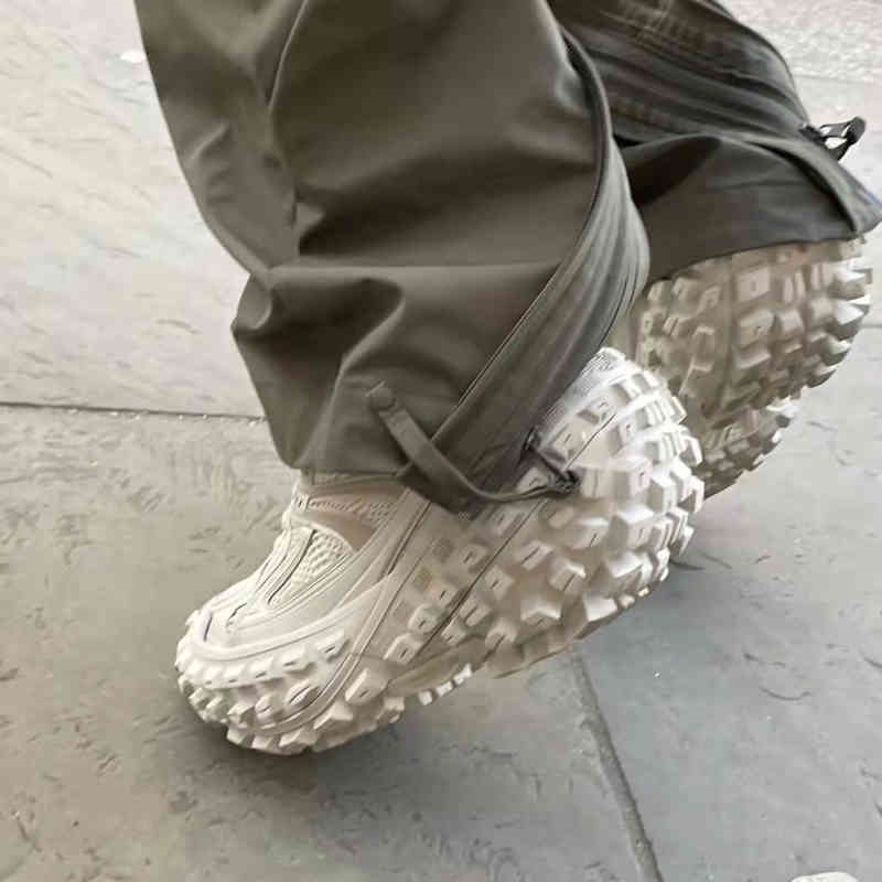 

22 designer men women rubber Paris spring new tank B tire men's and women's same thick soled casual shoes original factory, White