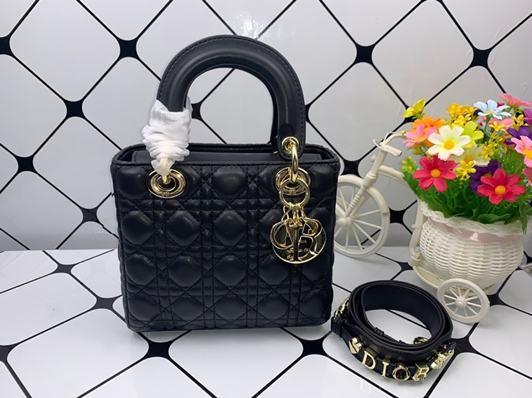 

Lady Dior Diana bag 20cm sheepskin dicky0750, White