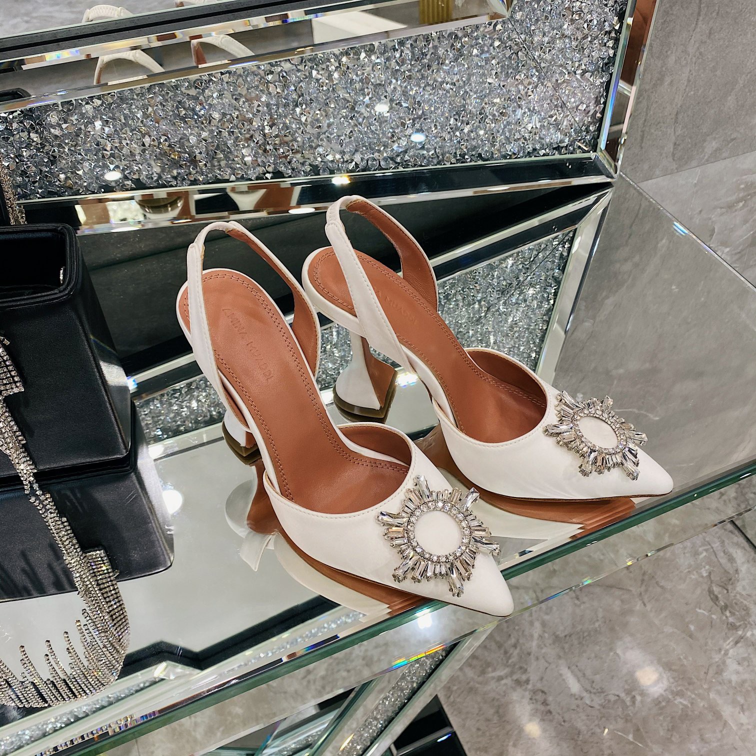 2022 New summer heels Sandal sunflower Rhinestone thin heel Medium heel Sandals High heel Shallow toe Single shoe Rear empty shoes for women 05