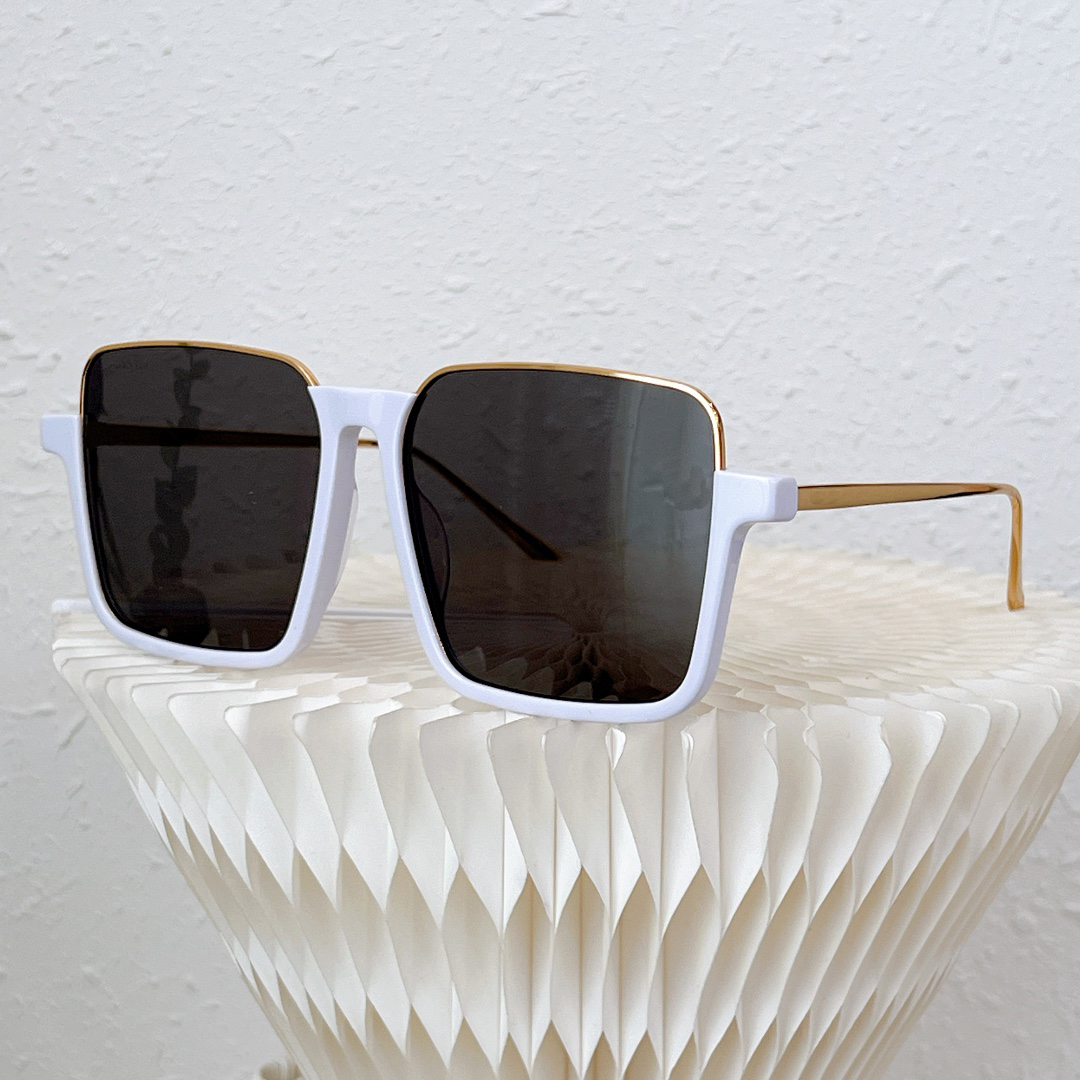 

White large frame UV protection sunglasses black lens ins sunglasses new retro classic