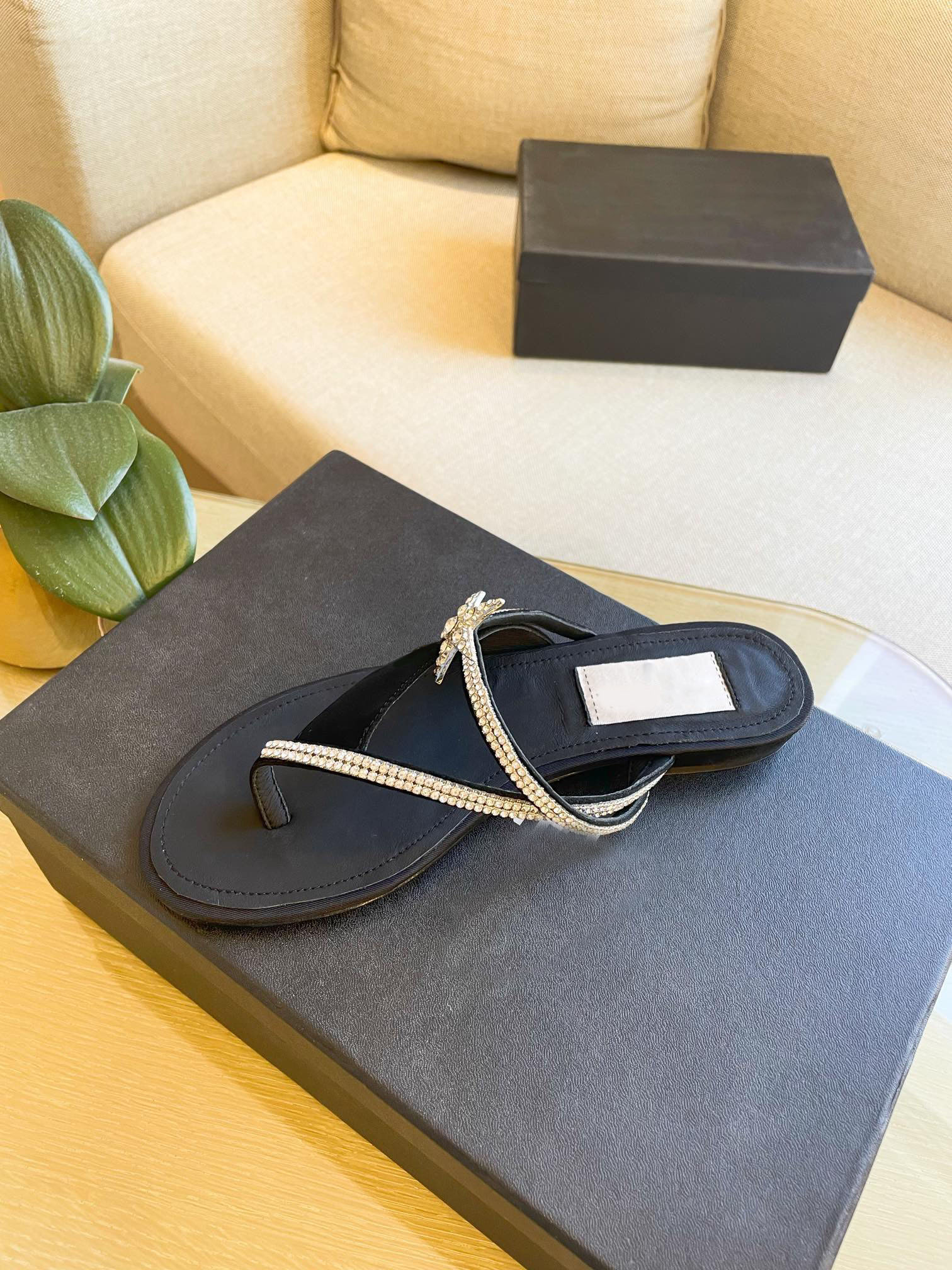 

Designer Summer Women Mules Slipper Suede Calfskin Strass indoor Sandal luxury Fashion Girl Beach Flat Flip Flops Non-Slip Shoes, Clear