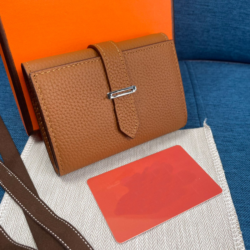 

Genuine Togo Leather Card Passport Holders The Latest Bags Solid Color Three Fold Wallets Soft Feel High Quality Hardware Letters 6 Detents 1 Zipper Pocket Purse