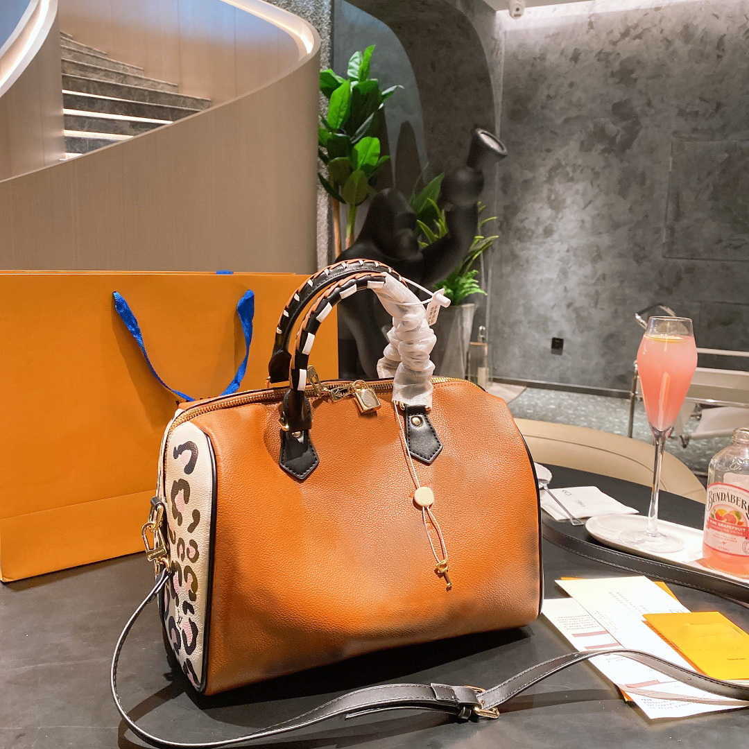 

M58524 M45840 Cowhide Emboss Nano Speedy 30 Leopard shoulder bag Wild at Heart purse boston totes Designer handbags women fashion crossbody