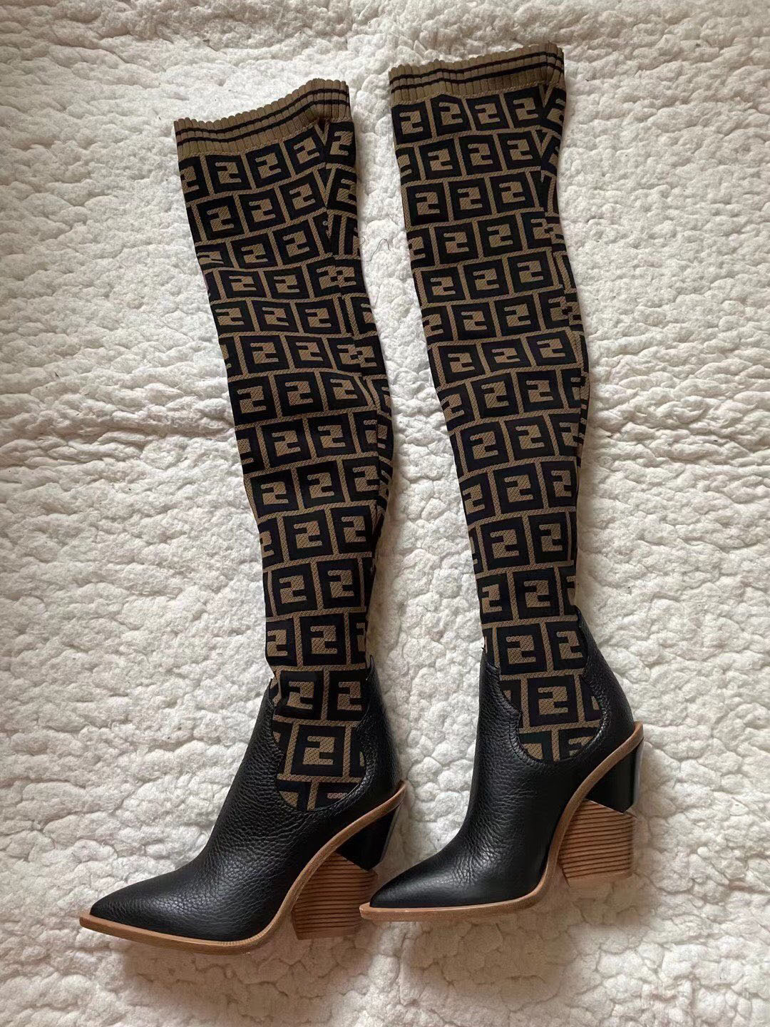 

Designer Boots Luxury Boot Genuine Leather Boots Ankle Booties Woman Short Boot Sneakers Trainers Slipper Sandals by shoebrand 05, Box