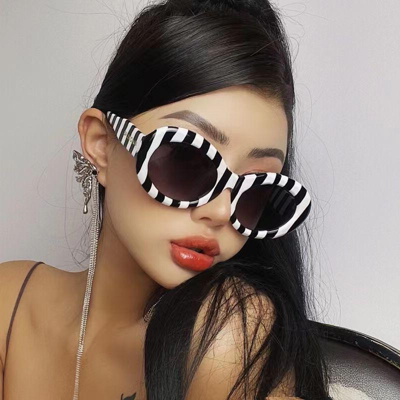 

Sunglasses Oval Women Vintage Round Ladies Glasses Retro Trendy Female Eyeglasses Leopard Black Eyewear Oculos